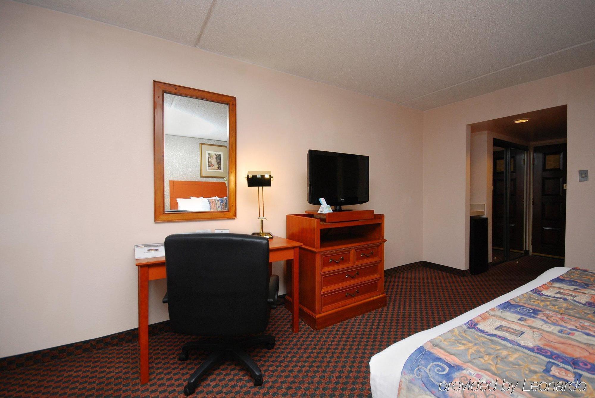 Quality Inn & Suites Austin North Room photo