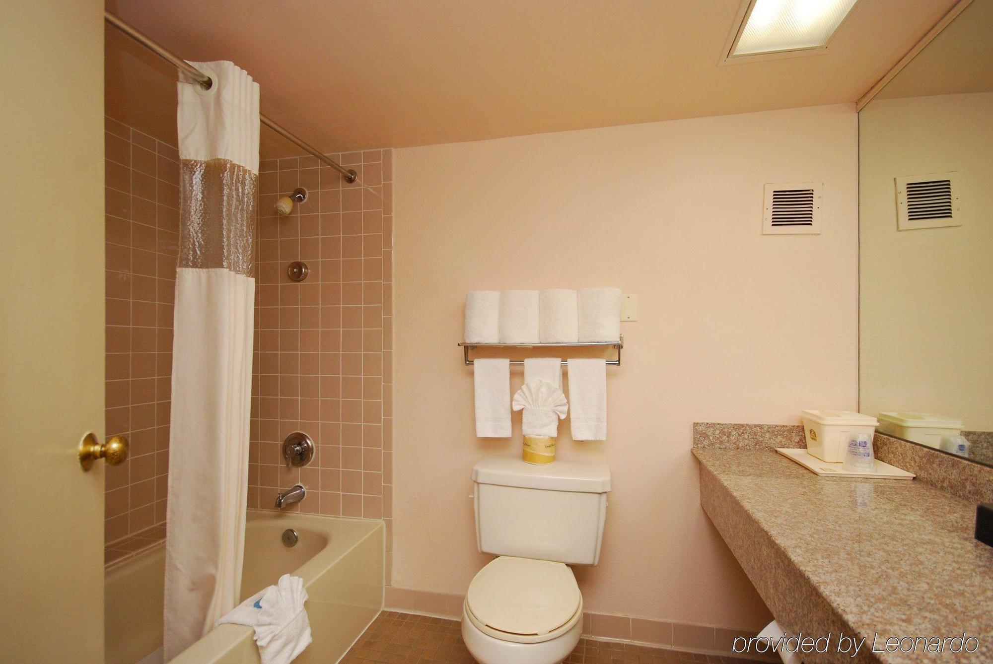 Quality Inn & Suites Austin North Room photo