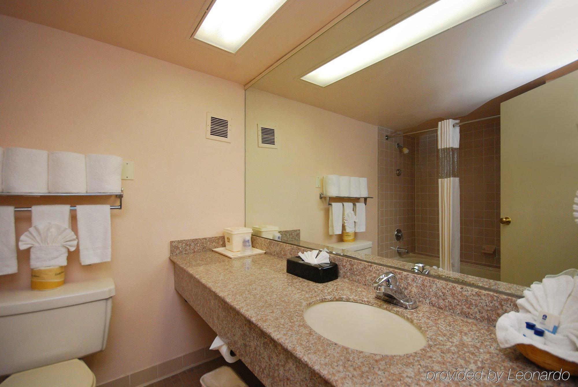 Quality Inn & Suites Austin North Room photo