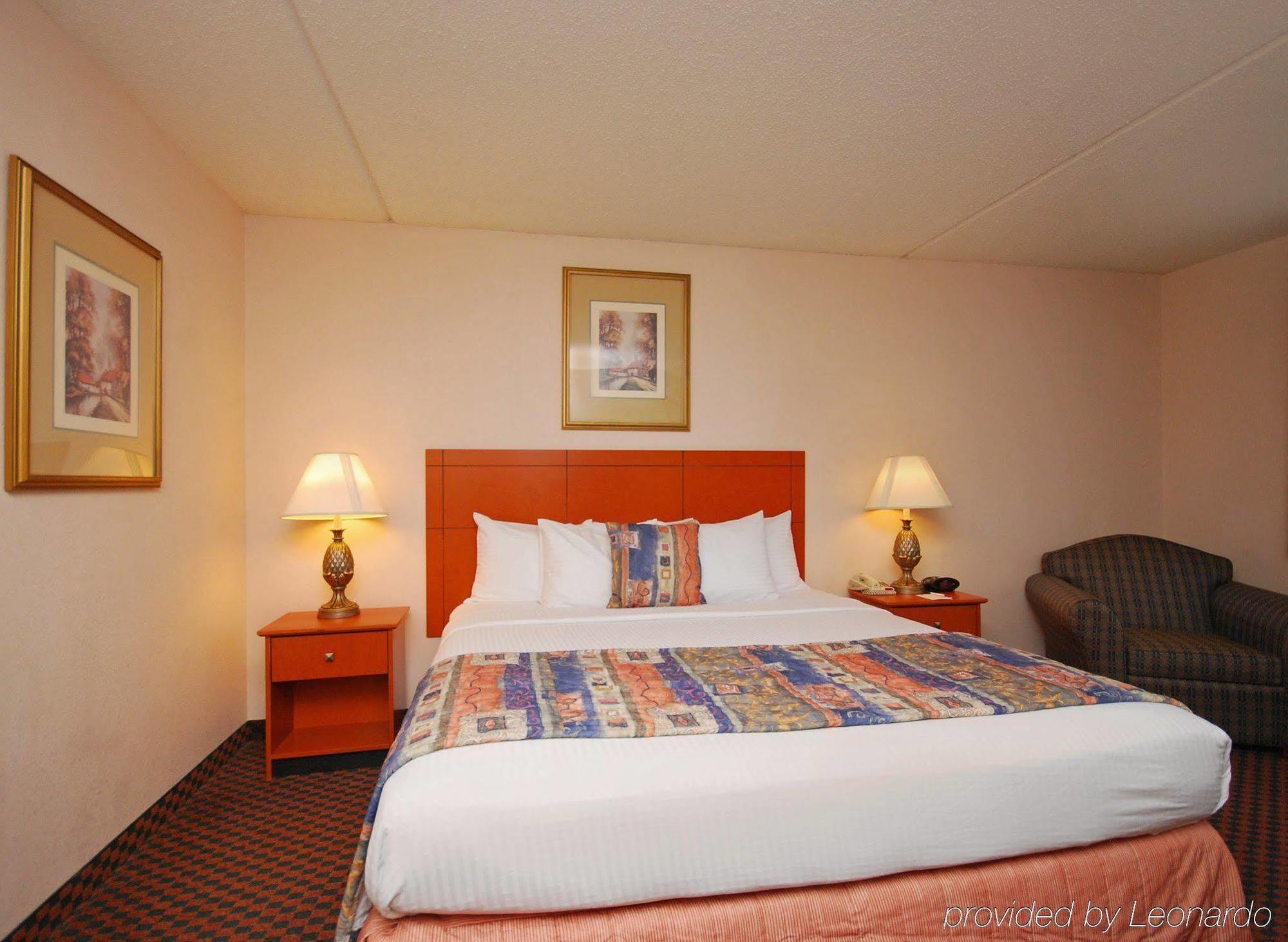 Quality Inn & Suites Austin North Room photo